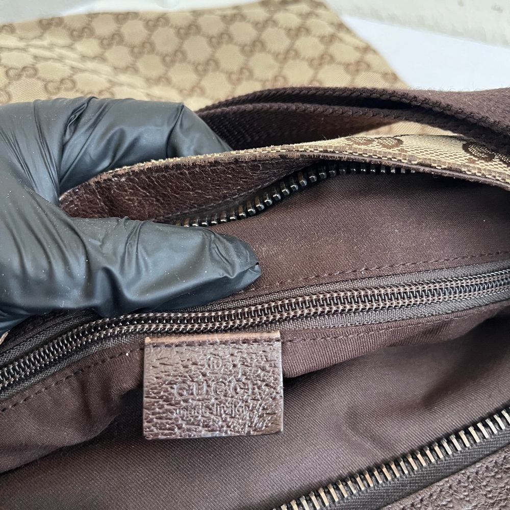 Gucci Beige and Brown Monogram Messenger Bag - Picture 2 of 16